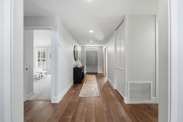 Detail Gallery Image 11 of 42 For 2234 Mira Sol Dr, Vista,  CA 92084 - 4 Beds | 3 Baths