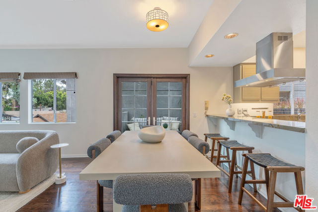2131 Griffith Park Boulevard, Los Angeles CA: https://media.crmls.org/mediaz/4b8ea42b-ba0e-4f3b-9153-43d562e772e4.jpg