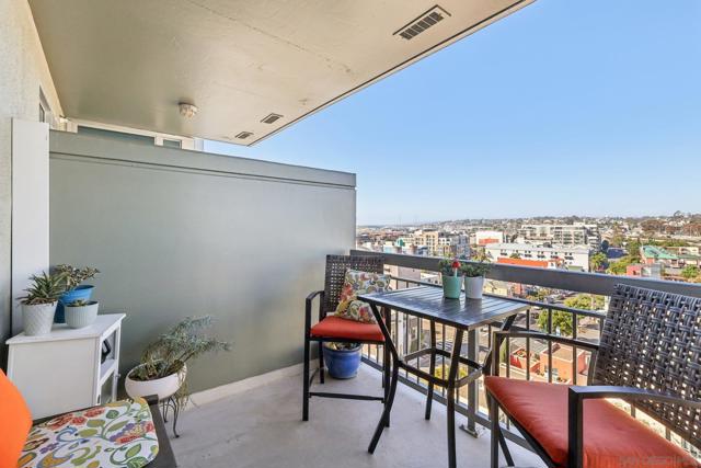 300 W Beech St, San Diego CA: https://media.crmls.org/mediaz/4b8ea969-ef98-4f5d-bfa6-b6cac08b3a4b.jpg