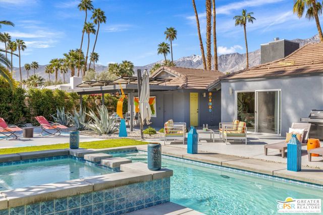 1244 S San Mateo Drive, Palm Springs CA: https://media.crmls.org/mediaz/4b8f5f4f-c37d-4107-b334-2f208ad0adcb.jpg