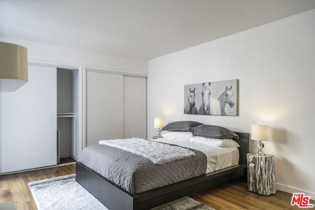 723 Palisades Beach Road, Santa Monica CA: https://media.crmls.org/mediaz/4b8faddd-faee-4eb4-8b02-0d48a67be2c5.jpg
