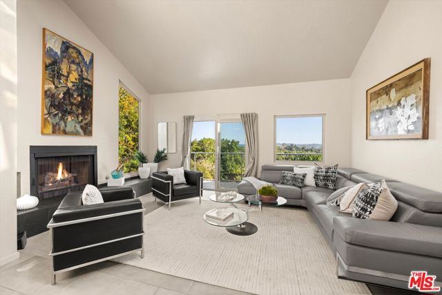 840 Cheltenham Road, Santa Barbara CA: https://media.crmls.org/mediaz/4b8fc488-e35e-4805-8ed4-f10883b3a2d2.jpg