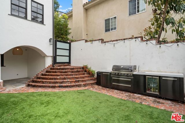 15257 Encanto Drive, Sherman Oaks CA: https://media.crmls.org/mediaz/4b8fe764-28e6-4213-b050-a8e1686a5b67.jpg