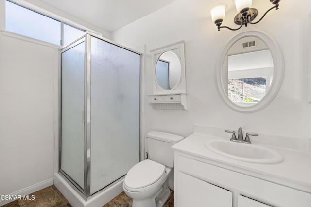 4260 Dalewood Circle, Newbury Park CA: https://media.crmls.org/mediaz/4b910db2-1b75-46cd-ada1-02ec11bb96bf.jpg