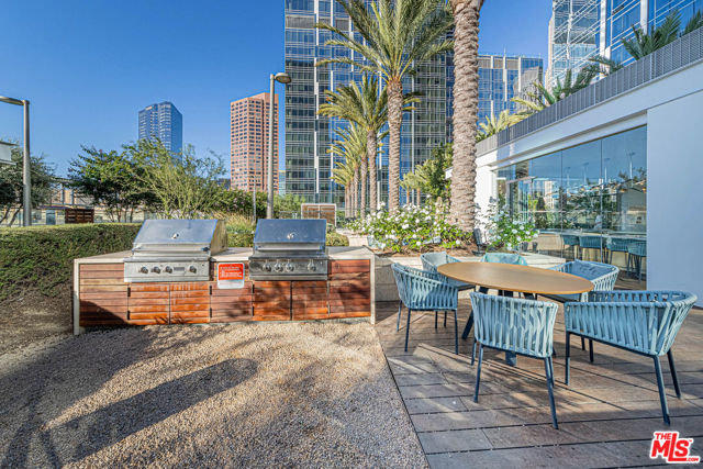 877 Francisco Street, Los Angeles CA: https://media.crmls.org/mediaz/4b9188b8-9e22-4245-aa58-88f3cf4cd6a2.jpg