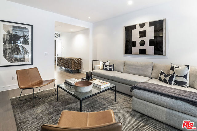 1400 N Fuller Avenue, Los Angeles CA: https://media.crmls.org/mediaz/4b91a629-1df5-4ff8-88fd-9a840b24354e.jpg