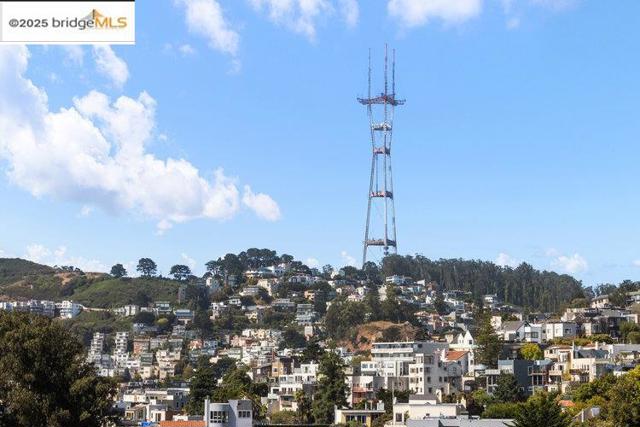 351 Buena Vista Ave E, San Francisco CA: https://media.crmls.org/mediaz/4b91b58c-9b0b-404c-9cf5-591239fc96ec.jpg