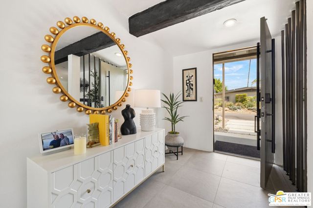 1251 E San Lorenzo Road, Palm Springs CA: https://media.crmls.org/mediaz/4b91ca50-34aa-42cb-8d2e-9db8ee79687e.jpg