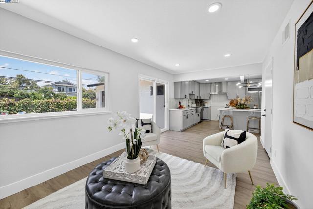4403 Burke Way, Fremont CA: https://media.crmls.org/mediaz/4b927874-0aee-4e12-9654-ef680bd056ab.jpg
