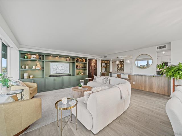 1750 Avenida Del Mundo, Coronado CA: https://media.crmls.org/mediaz/4b929dc6-3e8d-4956-887b-cfda961a5dbc.jpg