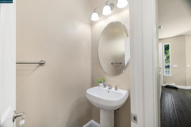 1121 Haven Street, Martinez CA: https://media.crmls.org/mediaz/4b94a51c-b8db-4553-a260-4271c7fd2648.jpg