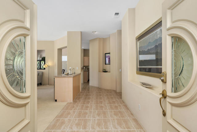 99 Kavenish Drive, Rancho Mirage CA: https://media.crmls.org/mediaz/4b94c9bd-7d22-4231-96e6-1aab96a7b9ab.jpg