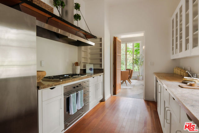 405 Toro Canyon Road, Carpinteria CA: https://media.crmls.org/mediaz/4b94e91e-a043-4aa8-bcc7-2a16022b8758.jpg
