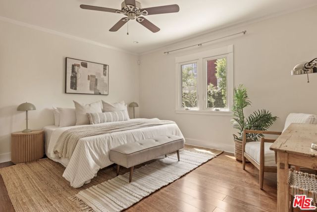 571 N Cahuenga Boulevard, Los Angeles CA: https://media.crmls.org/mediaz/4b9518d9-b240-41db-83df-6479b72584ba.jpg