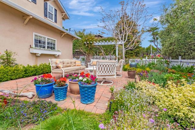 111 Farley Drive, Aptos CA: https://media.crmls.org/mediaz/4b959d90-d16a-4281-90f5-db17fc6e0fb7.jpg