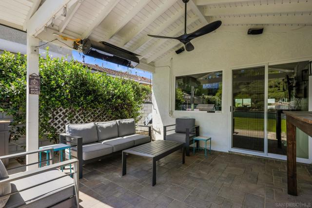 22642 Via Santiago, Mission Viejo CA: https://media.crmls.org/mediaz/4b95b1bc-b376-46e3-bb99-e5a5d60158a1.jpg