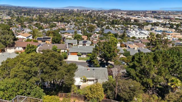 271 41st Avenue, San Mateo CA: https://media.crmls.org/mediaz/4b95b9ca-07a5-49b9-9a0d-df3db86a7a0f.jpg