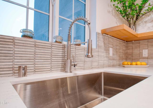 Detail Gallery Image 7 of 19 For 2327 1/2 Langdale Ave, Los Angeles,  CA 90041 - 3 Beds | 2/1 Baths