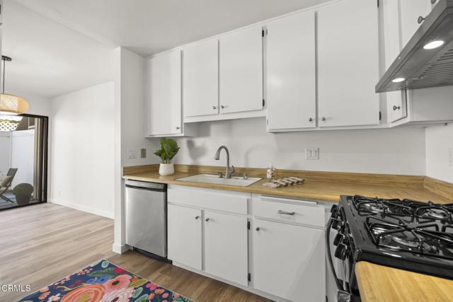 Detail Gallery Image 15 of 34 For 1466 San Simeon Ct #4,  Ventura,  CA 93003 - 2 Beds | 1/1 Baths