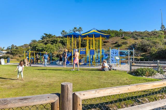 Detail Gallery Image 34 of 44 For 203 Triton Cir, Encinitas,  CA 92024 - 3 Beds | 2/1 Baths