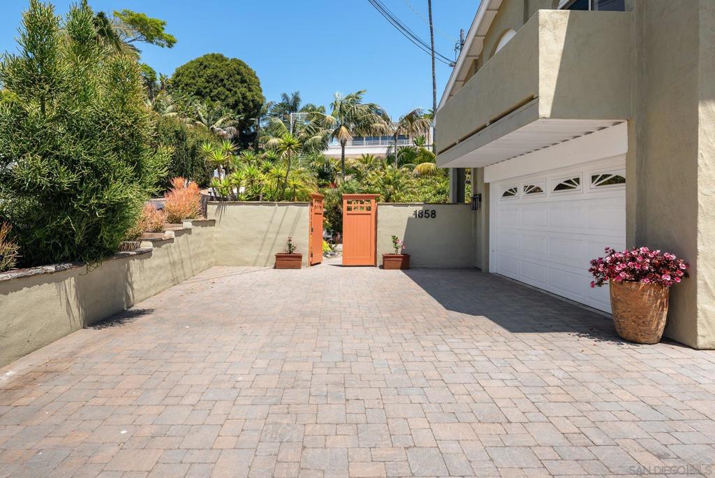 1858 Laurel Rd - photo 9