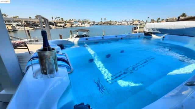 4911 Cabrillo Pt, Discovery Bay CA: https://media.crmls.org/mediaz/4b98902a-96c4-4b5c-bd2e-e6a20a3ba6e6.jpg