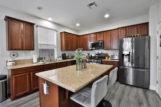 8 Sturla Way, Gilroy CA: https://media.crmls.org/mediaz/4b990a98-6f3d-4977-b4cc-fab6c4904e79.jpg