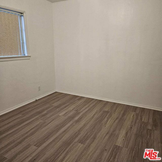 6230 Peach Avenue, Van Nuys CA: https://media.crmls.org/mediaz/4b99360d-e054-4349-8729-d5eb63423180.jpg