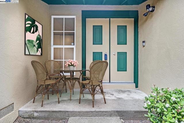 1036 Parkside Dr, Richmond CA: https://media.crmls.org/mediaz/4b99a335-b807-4dd4-9176-f0f460e339be.jpg