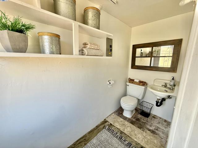 Image 42 of 57 For 574 Lewis Ave