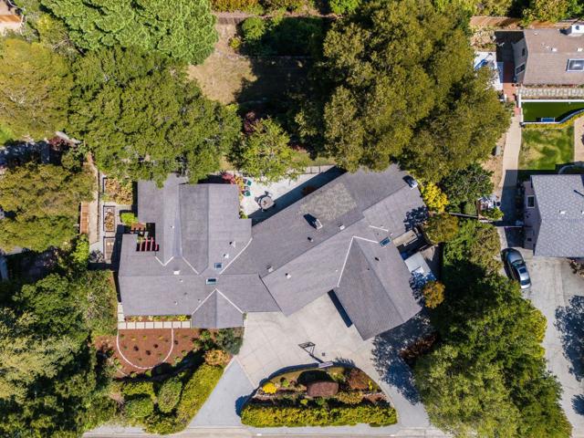 3795 Ralston Avenue, Hillsborough CA: https://media.crmls.org/mediaz/4b99d36c-0df2-462b-a045-8d8499946f2d.jpg