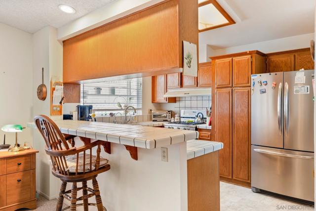 2010 W San Marcos Blvd, San Marcos CA: https://media.crmls.org/mediaz/4b9a01d0-686f-46df-b6a3-3f7958aff2c8.jpg