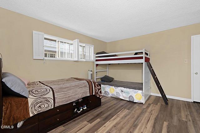 1127 Douglas Avenue, Oxnard CA: https://media.crmls.org/mediaz/4b9a31bc-7beb-4524-9d41-4c5d3a748df4.jpg