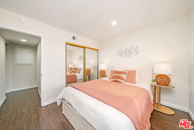 2366 Applewood Circle, Fullerton CA: https://media.crmls.org/mediaz/4b9a5d79-ab28-49ca-8c81-7ec93c6e399c.jpg