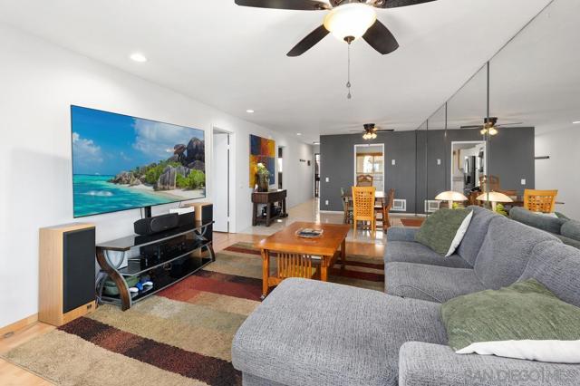 2530 Clairemont Dr, San Diego CA: https://media.crmls.org/mediaz/4b9aa710-d41e-4a30-b63b-4afa6a971c4e.jpg