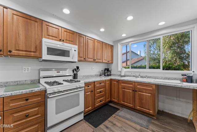 796 S Saticoy Avenue, Ventura CA: https://media.crmls.org/mediaz/4b9b6c89-af3b-4dc2-8c9b-240f48b6ff36.jpg