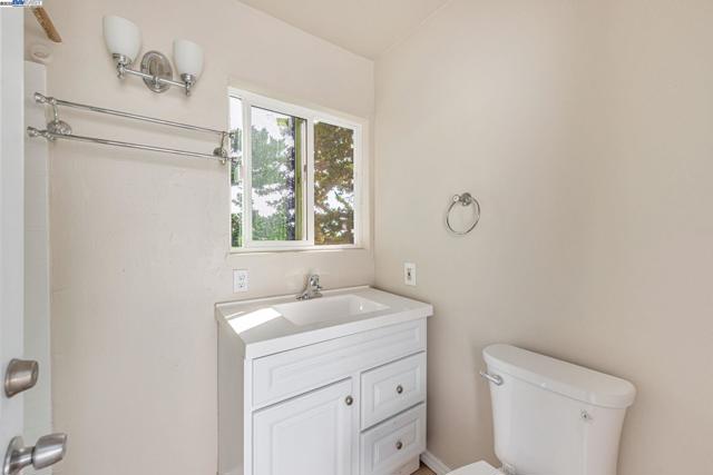 10745 Ridgeview Way, San Jose CA: https://media.crmls.org/mediaz/4b9b8585-89a5-4920-8f78-466ec8984407.jpg