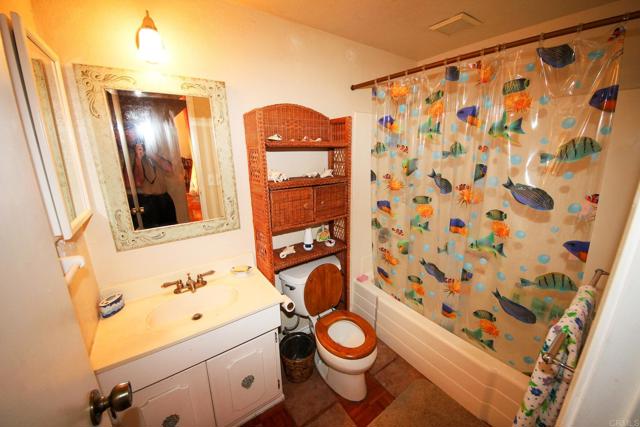 318 Juniper Avenue, Carlsbad CA: https://media.crmls.org/mediaz/4b9c4cb8-4777-41ad-93c9-20be58e9f3ae.jpg