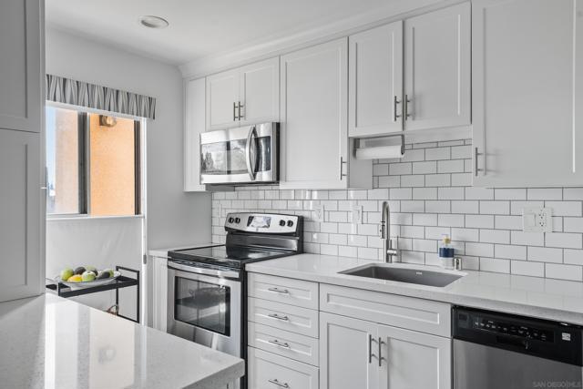 5700 Baltimore Dr, La Mesa CA: https://media.crmls.org/mediaz/4b9c6998-953a-4c46-8957-1672511ea645.jpg