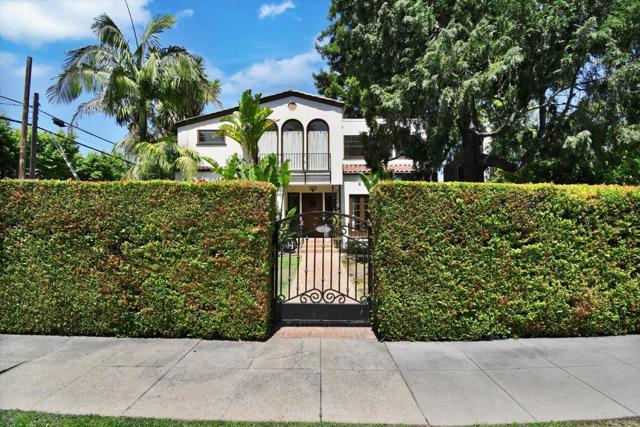 901 Laurel, San Mateo CA: https://media.crmls.org/mediaz/4b9c803e-b56a-4975-9df6-de8ec6519d57.jpg