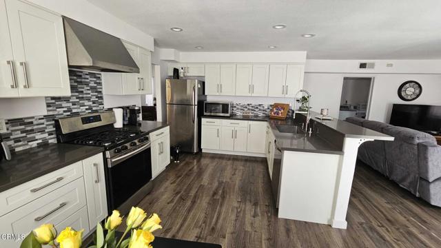 44615 Foxboro Court, Lancaster CA: https://media.crmls.org/mediaz/4b9c8c57-a515-4abd-a501-de15697a3512.jpg