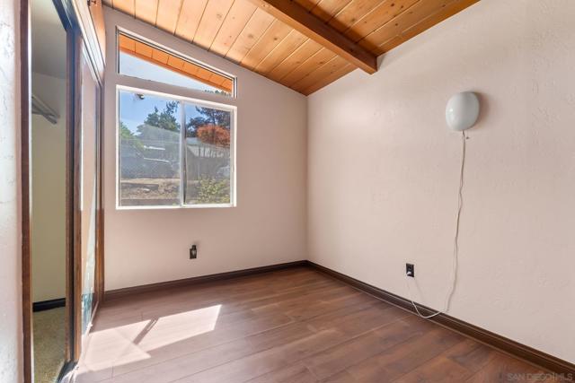 8968 Rocket Ridge Rd, Lakeside CA: https://media.crmls.org/mediaz/4b9c99fd-6b1e-4487-97e8-e48de8a3245d.jpg