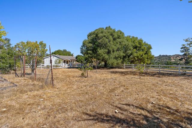 713 Salinas Monterey Highway, Salinas CA: https://media.crmls.org/mediaz/4b9c9fb9-1612-4e7d-88f3-3a5b73b95207.jpg