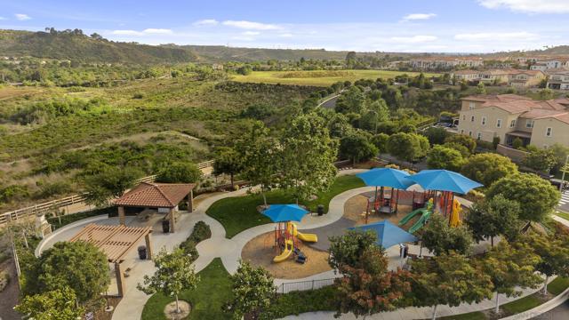 4706 Chase Ct, Carlsbad CA: https://media.crmls.org/mediaz/4b9d0340-ad67-4b50-b8cd-f5928728f5c8.jpg