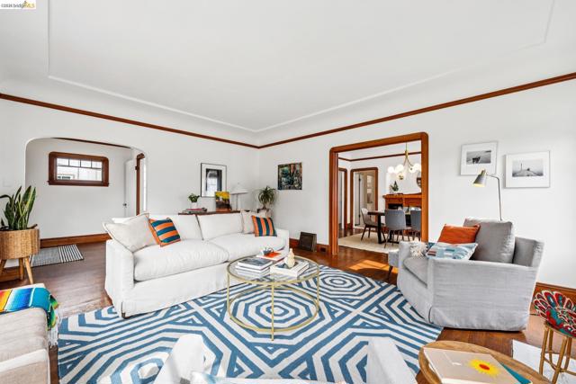 Image 9 of 39 For 534 Mira Vista Ave