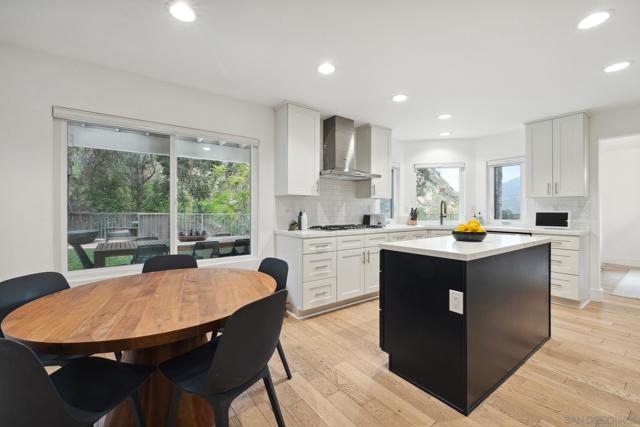 28145 Shady Meadow Ln, Yorba Linda CA: https://media.crmls.org/mediaz/4b9d2735-3a28-44f7-b1bf-5a0b04408f25.jpg