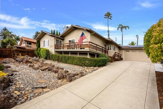 7547 Arden Way, Aptos CA: https://media.crmls.org/mediaz/4b9d3e81-41da-4da5-8110-eda07094ccb6.jpg