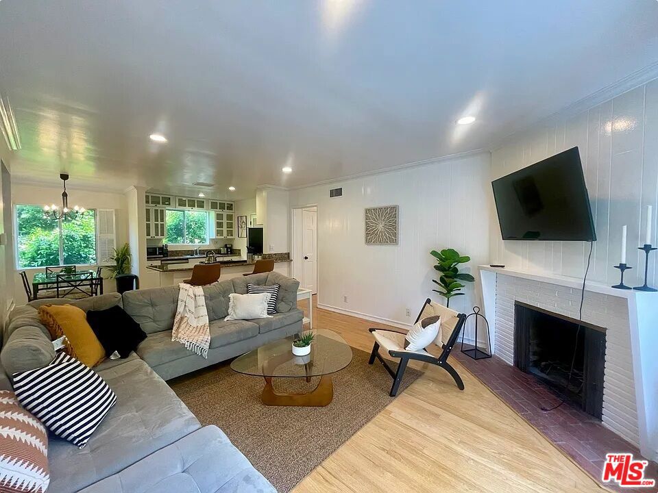 938 6th Street #4