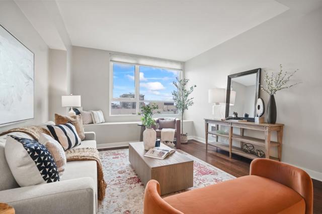 300 Berry Street, San Francisco CA: https://media.crmls.org/mediaz/4b9d50d4-2cf5-4e21-bbb2-138efcd63660.jpg