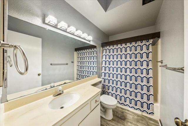 3095 Marina Drive, Marina CA: https://media.crmls.org/mediaz/4b9db978-187f-4006-9b02-86f46bf6a870.jpg